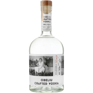 Горілка Vilniaus Vodka Obeliu Crafted Vodka 0,7л 40% (4770053239820) краща модель в Черкасах